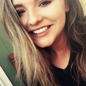 Meet your Posher, Hailey